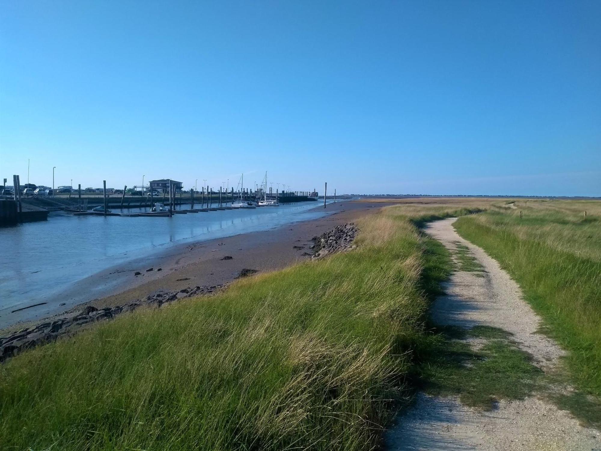 Drei-Insel-Blick Neßmersiel Bagian luar foto