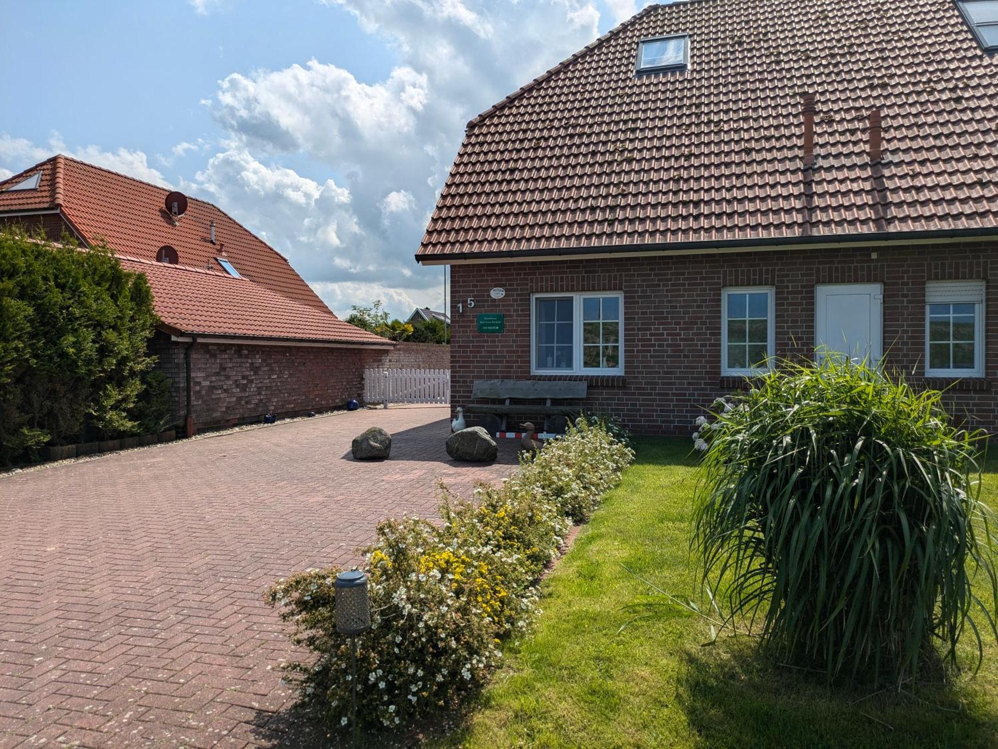 Drei-Insel-Blick Neßmersiel Bagian luar foto