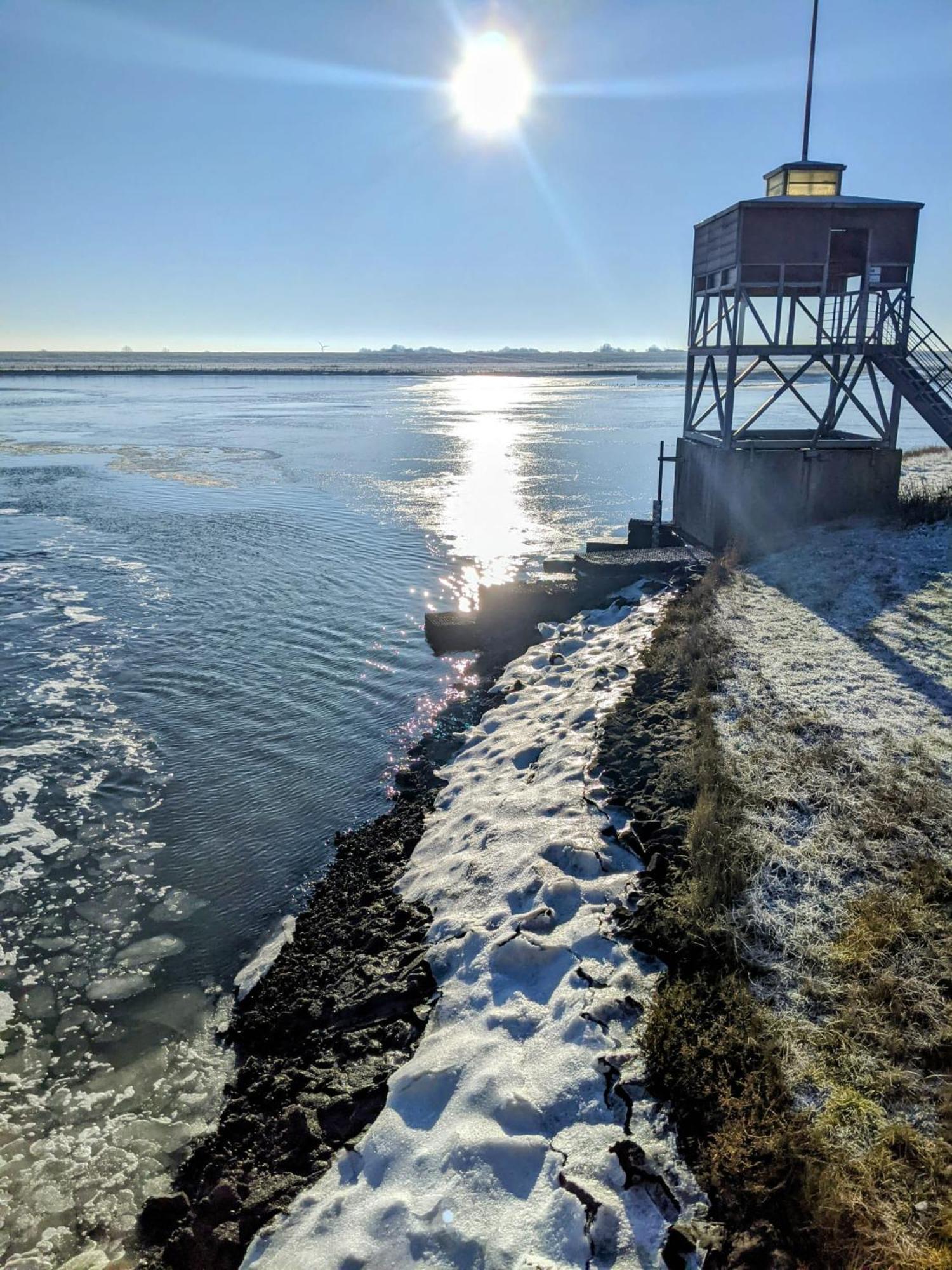 Drei-Insel-Blick Neßmersiel Bagian luar foto
